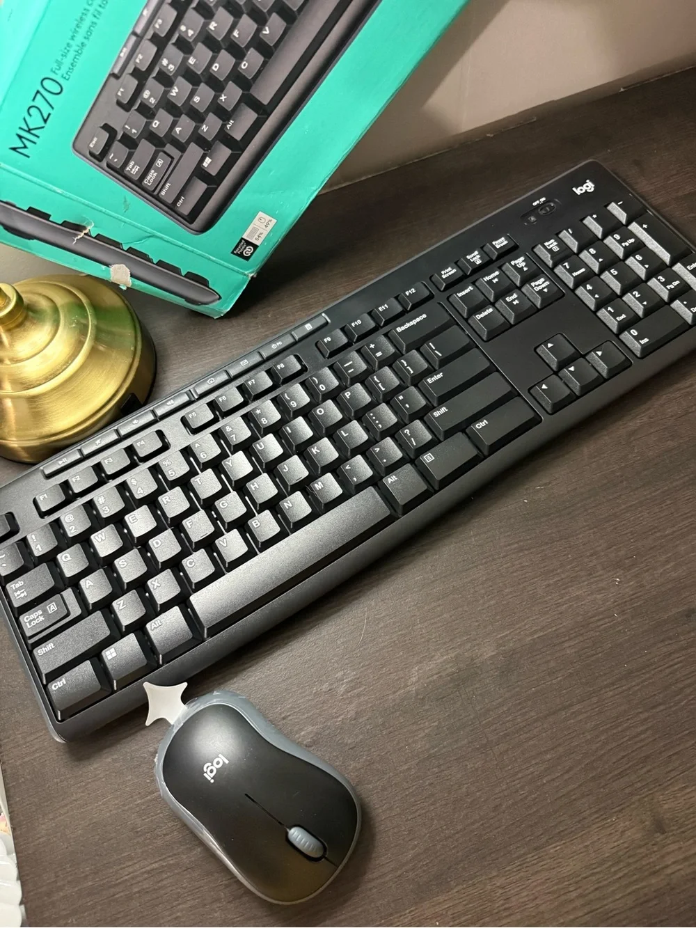 Logitech Black Wireless Keyboard and Mouse Combo(damage box)